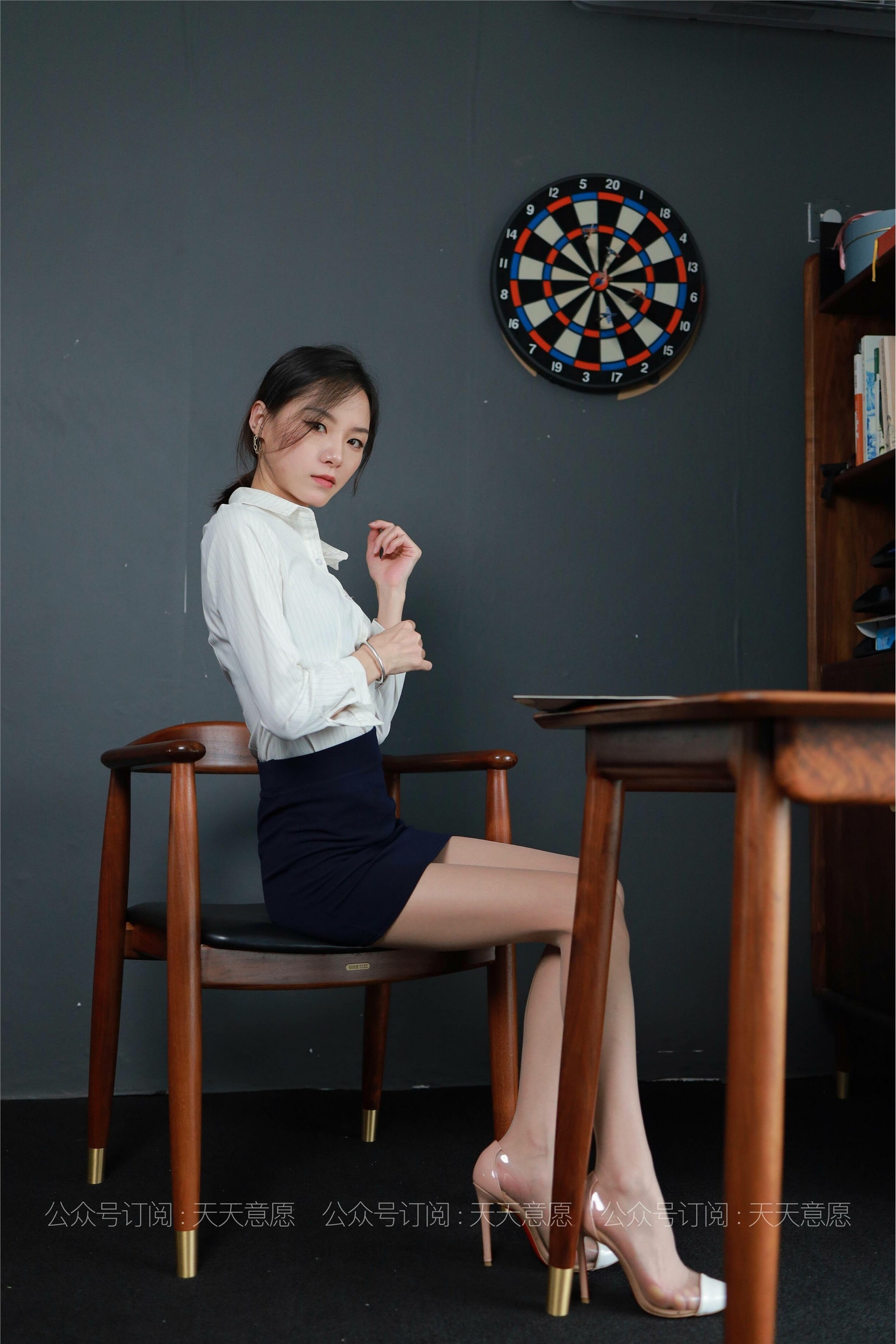 Model: Siu (Hot Secretary)